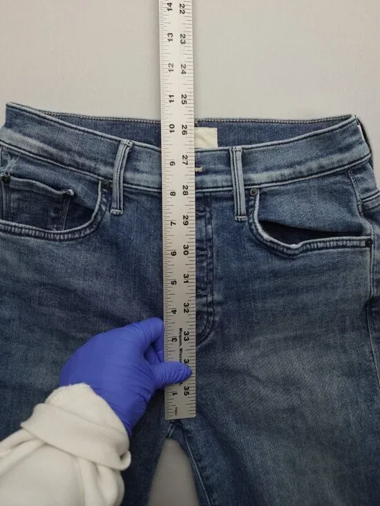 MOTHER The Pixie Insider Ankle Jeans in Group Bathing Size 24 - Picture 14 of 16